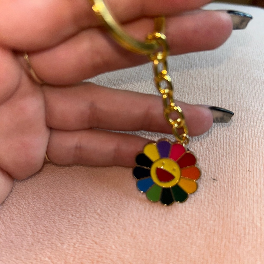 Murakami Keychain 🌈 - Picture 5 of 5